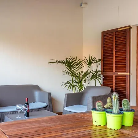 Beautiful Mallorca 3 Bedrooms Townhouse Memories Walking Distance To Town Square Private Pool *